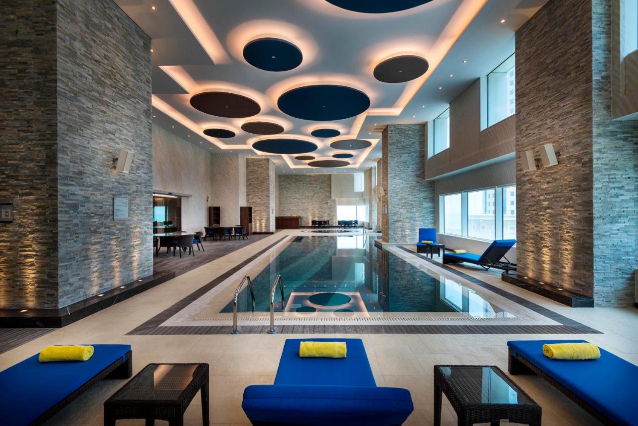 Centara West Bay & Residences Готель